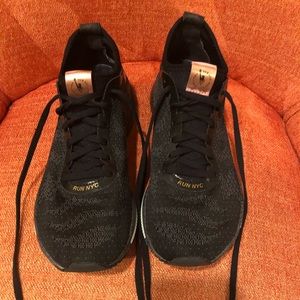 New Balance Women’s Fuel Cell running shoe